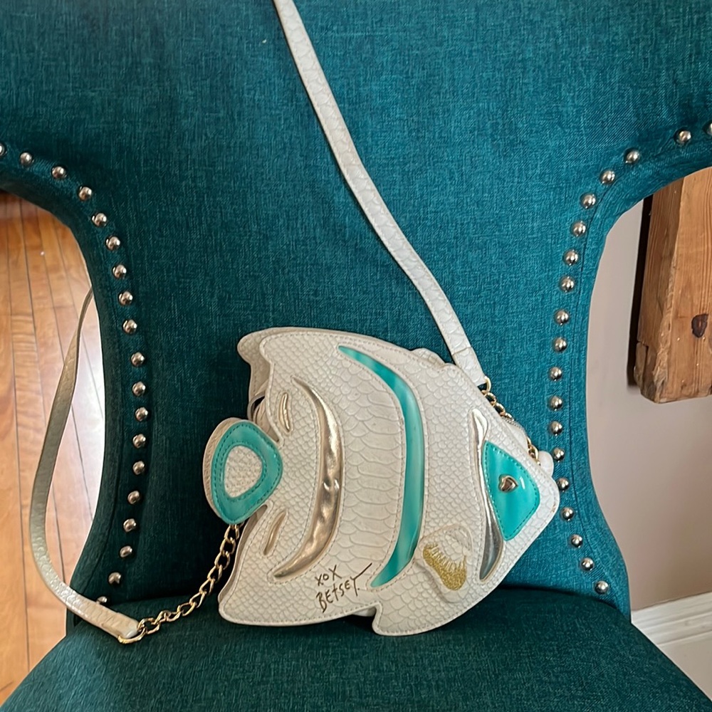 Betsey Johnson “Plenty of Fish in the Sea” crossbody purse. Gently used.